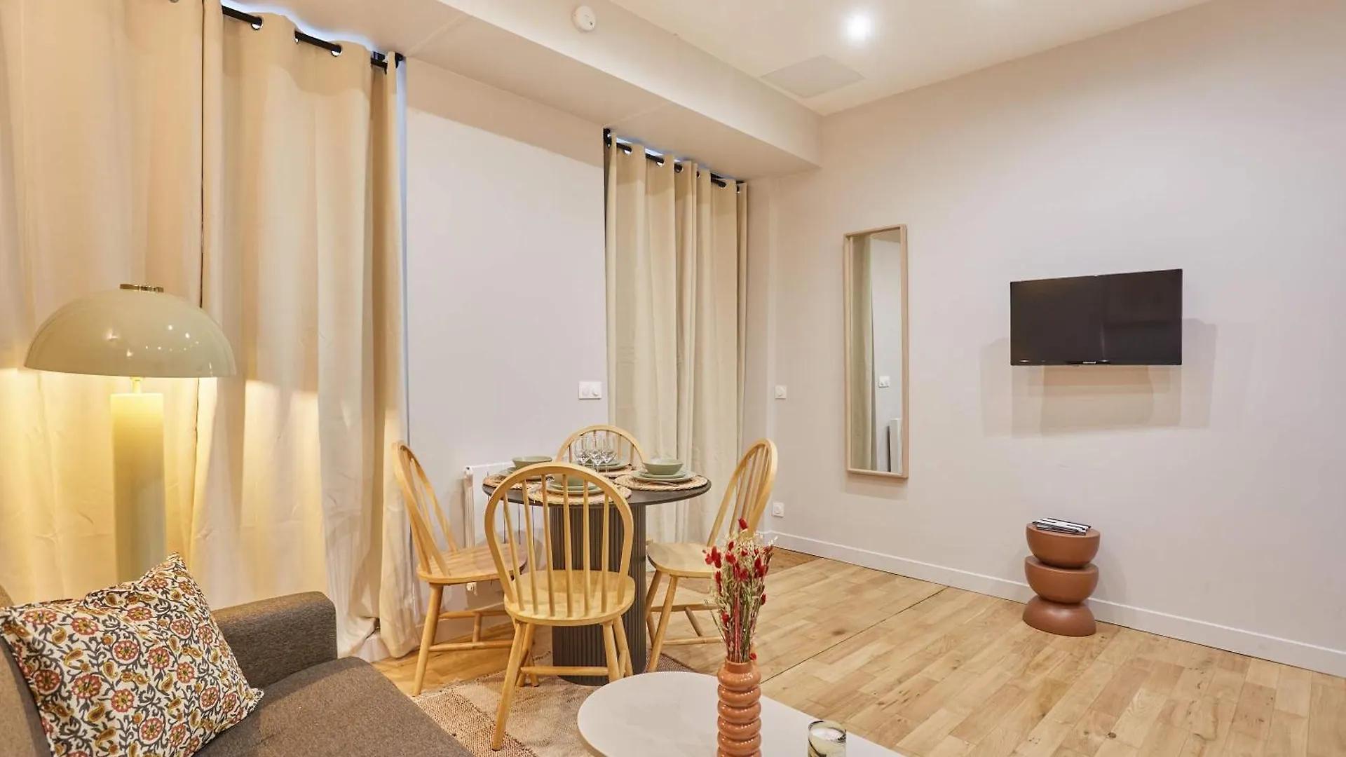 Superb Apartment 1 Bedroom Center Of Paris By Studio Prestige
